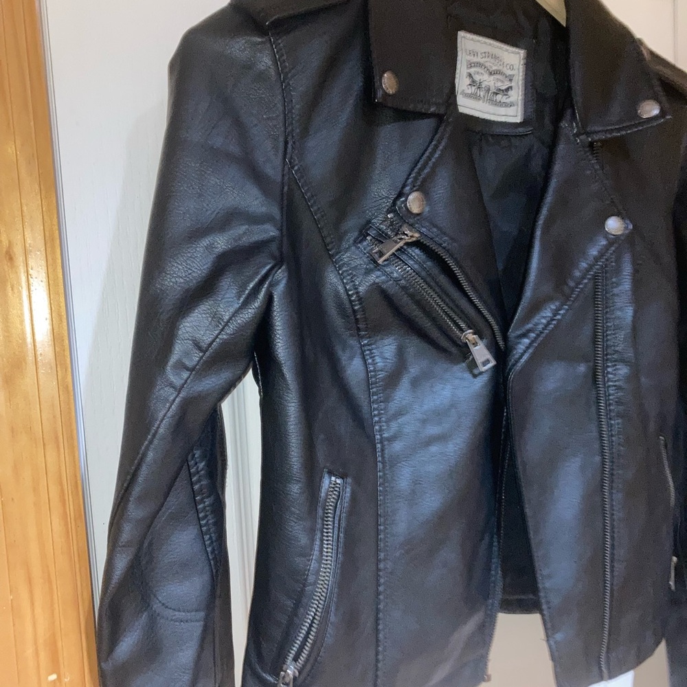 Levi's Sleek Black Leather Jacket